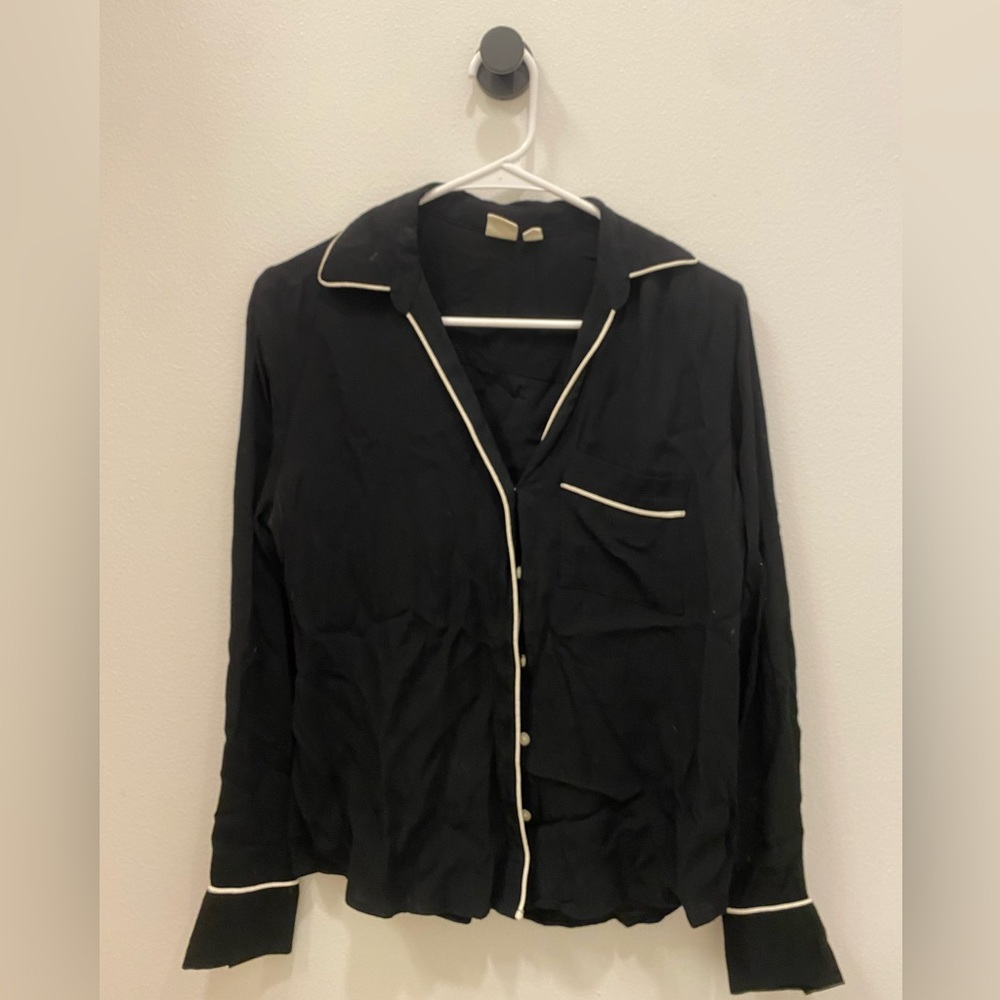 Gap pajama style black top